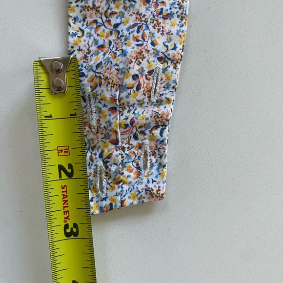 Floral top with detachable straps - Picture 7 of 8